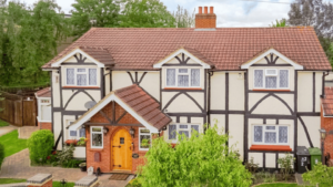 Are Estate Agents Worth It: A Comprehensive Guide by Oakstone Real Estate